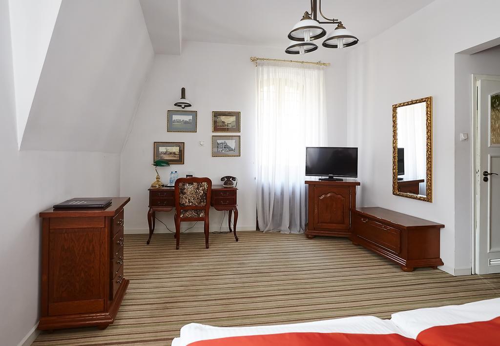 Hotel Palac W Myslecinku Bromberg Exterior foto