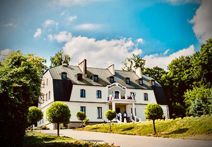 Hotel Palac W Myslecinku Bromberg Exterior foto